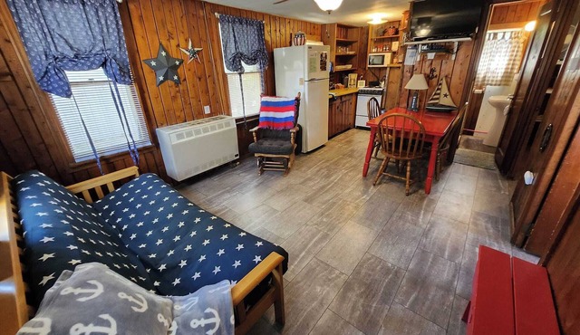 Cozy Windjammer Cottage on Great Lake Huron