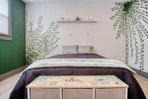 Cozy Windsor Park Stay 1BR1BA Workspace