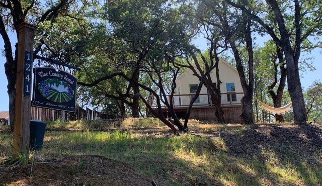 Cozy Wine Country Rental Close to Downtown Hopland
