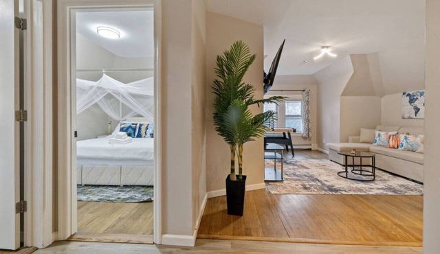 Cozy Winter 2 BR Near NYC Parking Wifi WFH