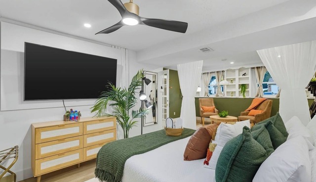 Cozy Winter 2BR Near DC Fire Pit + Cocoa Bar