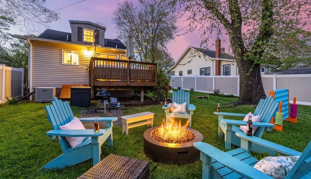 Cozy Winter Beach Cottage Near Cafés & Boutiques