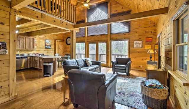 Cozy Winter Retreat: Great Location & Pet Friendly