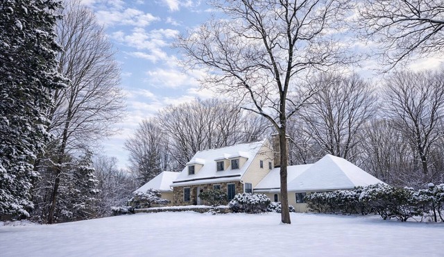 Cozy Winter Retreat with Private Pond and Fireplaces in Redding, CT.