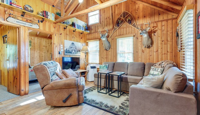 Cozy Wisconsin Getaway w/Dock & Lake Access!