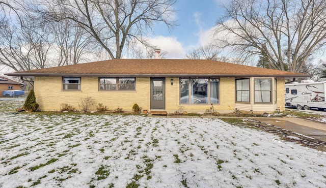 Cozy Wisconsin Escape w/Deck, Grill & Fire Pit!