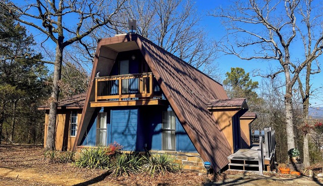 Cozy Wister Ridge A-Frame Lake Cabin Sleeps 6 Mins to Wister Lake!