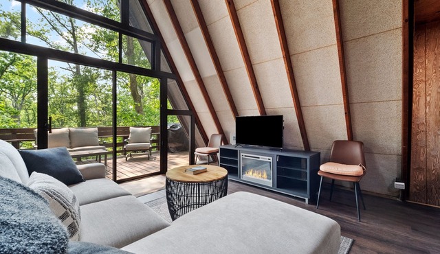 Cozy wooded retreat - newly updated