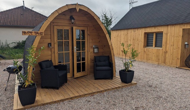 Cozy Wooden Cabin with Terrace and Parking in Renovated Family Property