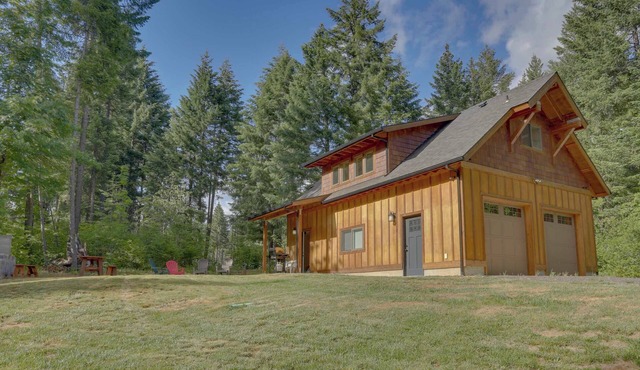 Cozy woodland cabin in a peaceful location with forested views