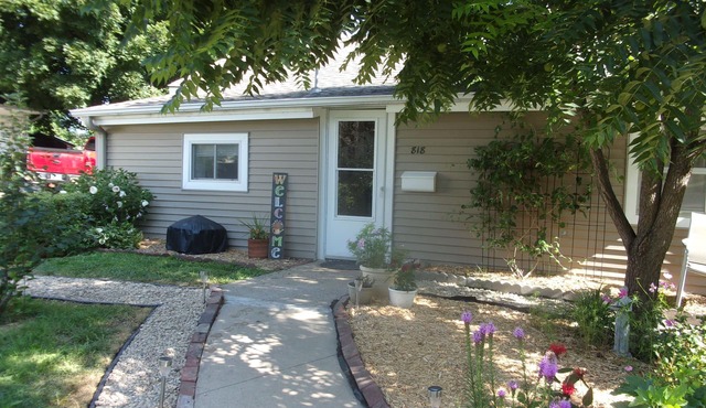 Cozy Woodland Cabin in the City