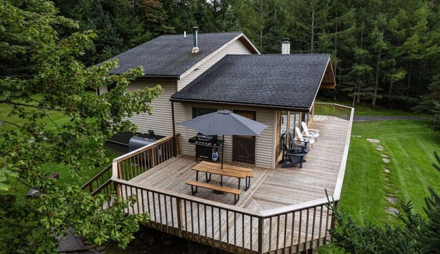 Cozy Woodland Hideaway – Peaceful Stay in a Charming Home