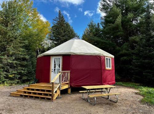 Cozy Woodland Yurt Retreat with Firepit & Kitchenette near Orr, Minnesota