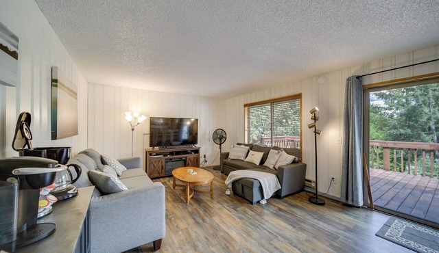 Cozy Worley Cabin w/Lake Access + Gas Grill!