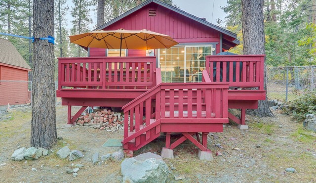 Cozy Wrightwood Cabin: Family & Pet Friendly!