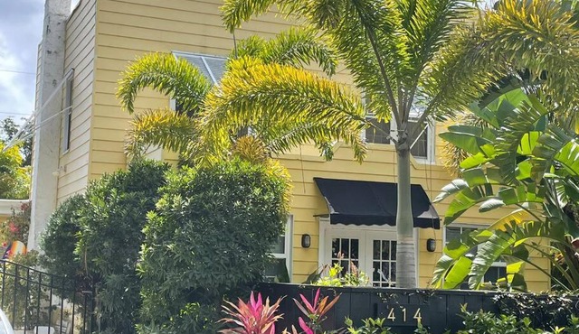 Cozy yellow house