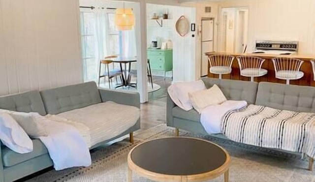 Cozy Ypsilanti Cottage | Peloton & Retro Vibes