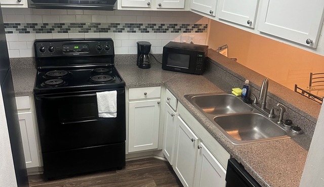 Cozy1 BR Get Away, 4/20 friendly, 15min frm Airport