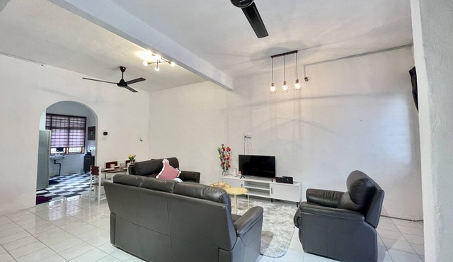 Cozy10#8pax#netflix#nearaeonalmabukitmertajam#5kmtoiconic