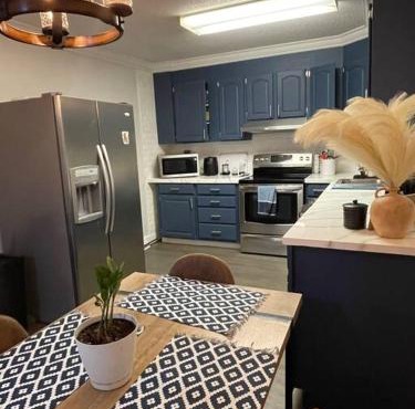 Cozy1King1Queen/1.5bth2min Frm UpTown