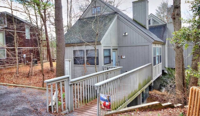 CozyBearCave at Lake Laura