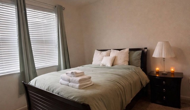 CozyCove 1-bedroom in Savannah Mins from Airport and Downtown