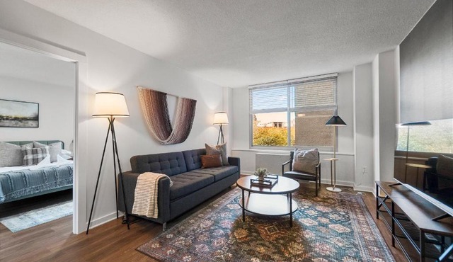 CozyRetreat Sleeps 6 FreeParking DC Airport Metro