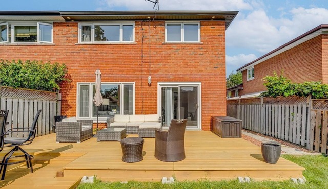 Cozyroom near Lakeshore and Go station