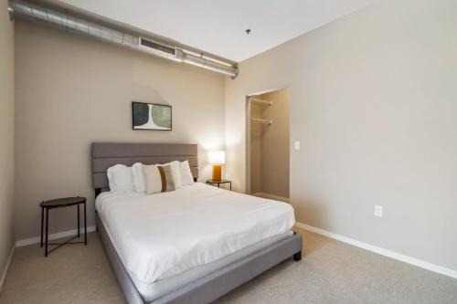 CozySuites 2BR Mill District with gym #02