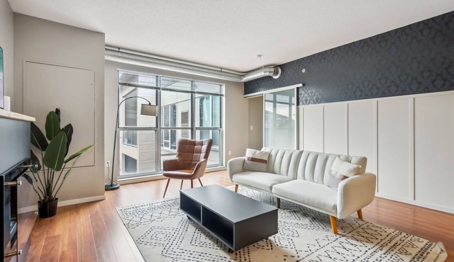 CozySuites 2BR Mill District with gym # 01