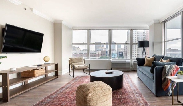 CozySuites 800 Tower 1BR w/gym! 20