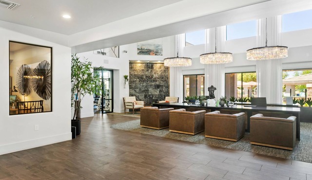 CozySuites at Kierland Commons