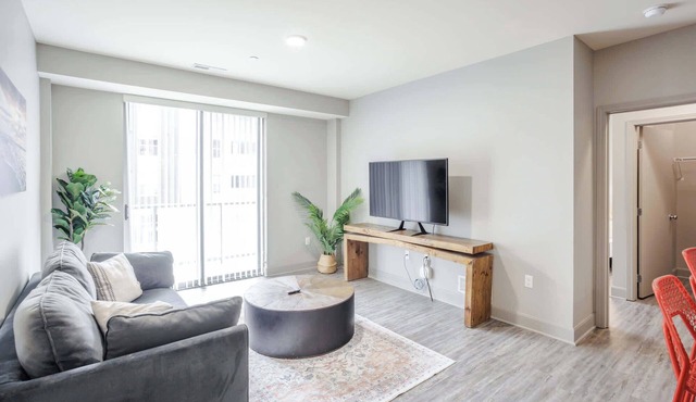 CozySuites at the Banks gym, pool 11