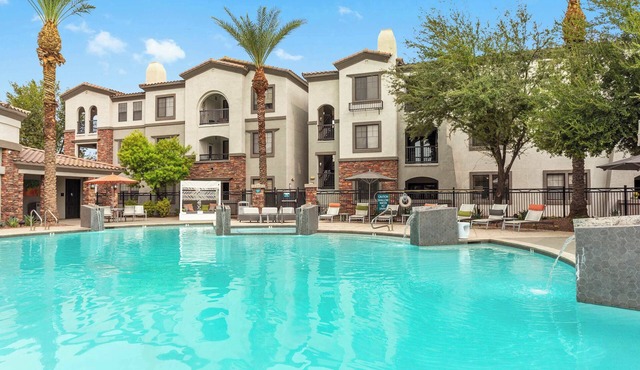 CozySuites Glendale by the stadium with pool! 22