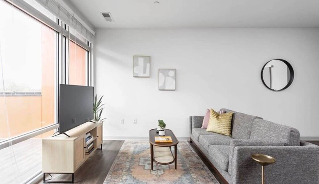 CozySuites I Stylish 1BR, Bottleworks Indy #3