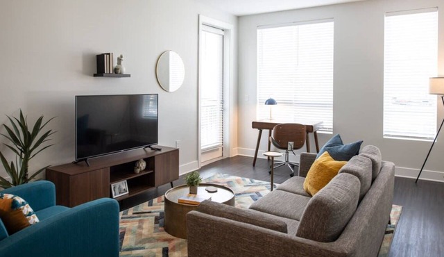 Cozysuites l Luxe 2BR in Downtown Cincinnati