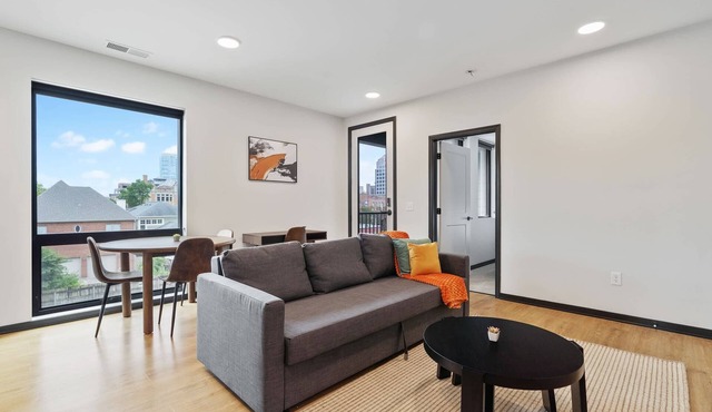 CozySuites Mass w/parking, lounge & roof deck #5