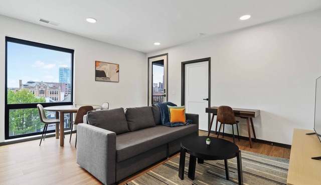 CozySuites Mass w/parking, lounge & roof deck #7