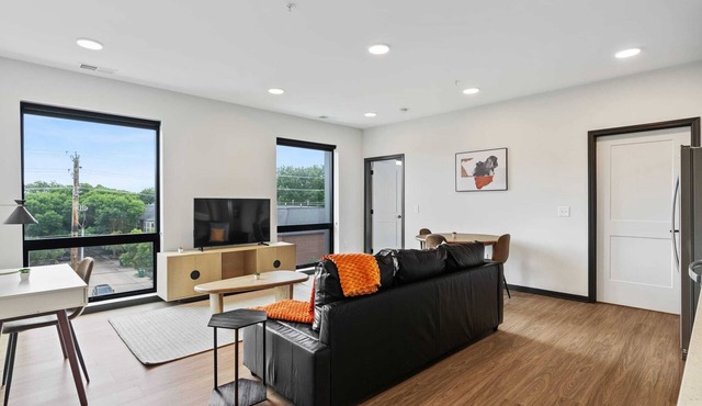 CozySuites Mass w/parking, lounge & roof deck #11
