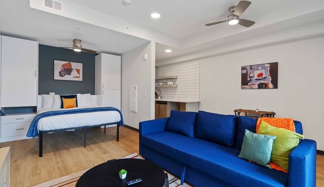 CozySuites Mass w/parking, lounge & roof deck #16