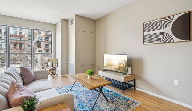 CozySuites Mill District with gym #03