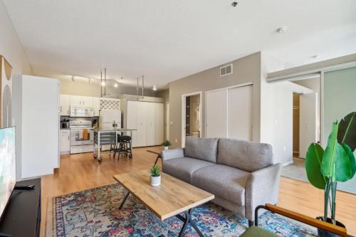 CozySuites Mill District with gym #01