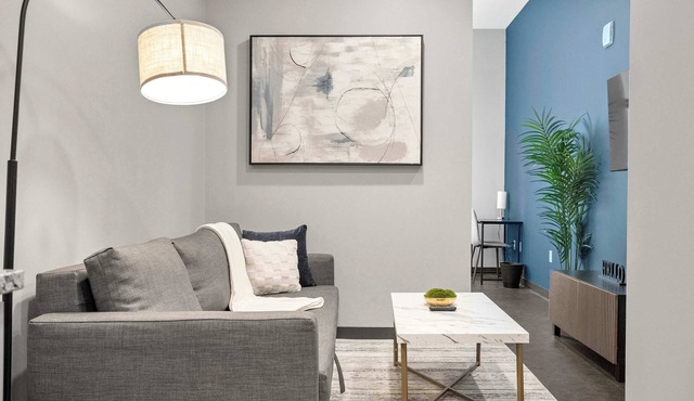 CozySuites Modern 1BR in Downtown Pitts 8
