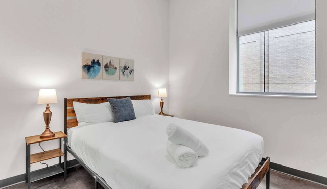 CozySuites Modern 1BR in Downtown Pitts #21