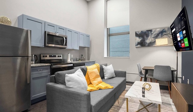 CozySuites Modern 1BR in Downtown Pitts #3