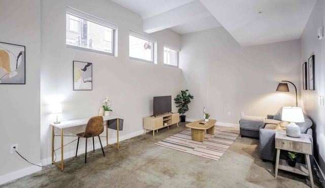 CozySuites Modern 3BR OTR District #18