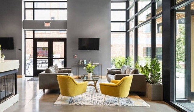 Cozysuites Modern Studio in Meridian Kessler