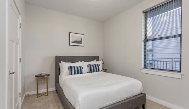 CozySuites Music Row Stylish 2BR in Nashville! 44