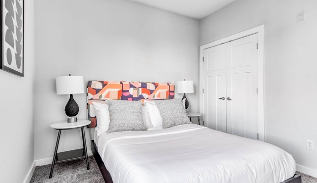 CozySuites Music Row Charming 1BR in Nashville! 49