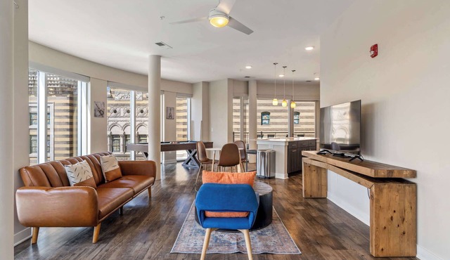 CozySuites - Penrose on Mass w/pool & parking #3